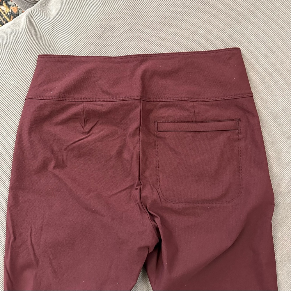 Athleta Wander Slim Ankle Pant Burgundy Women's Sz 6T Pockets Side Zip Taper - Picture 9 of 11